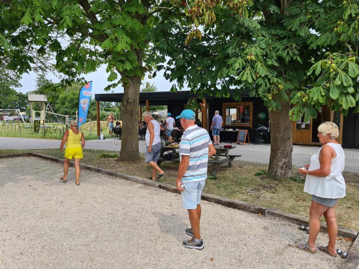 Villa Aan 'T Wiel Op Recreatiepark De Wielen Sint Maarten Bagian luar foto